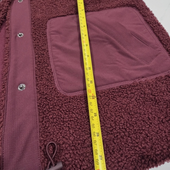 Women's Burgundy Sherpa Vest - Picture 10 of 11